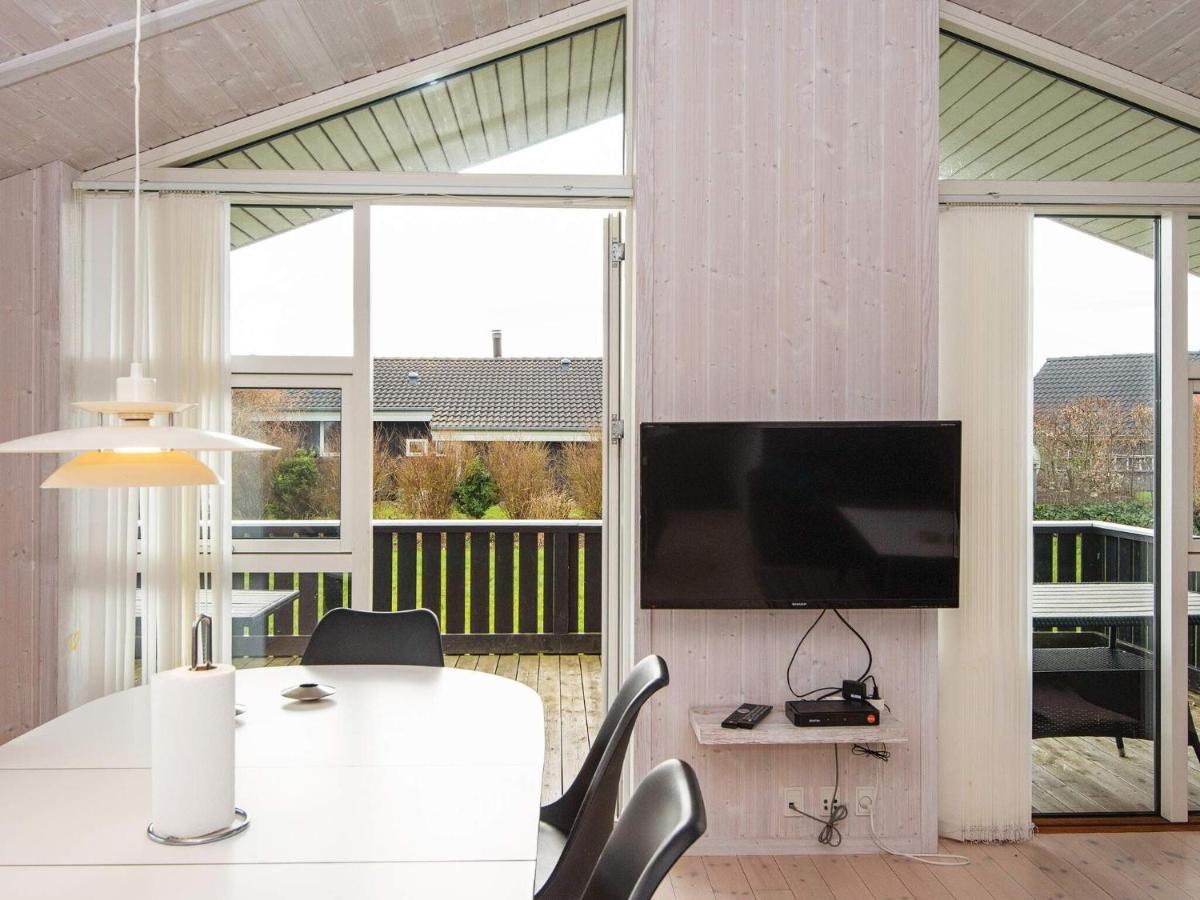Three-Bedroom Holiday Home In Juelsminde 18 Sonderby  Bagian luar foto