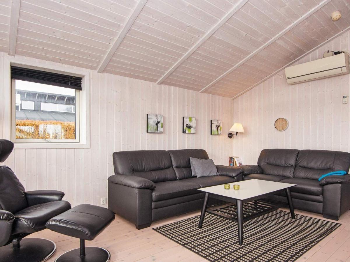 Three-Bedroom Holiday Home In Juelsminde 18 Sonderby  Bagian luar foto