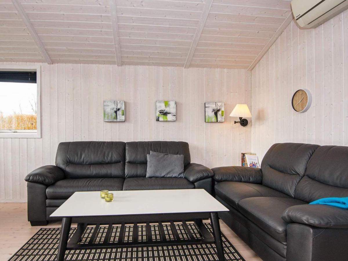 Three-Bedroom Holiday Home In Juelsminde 18 Sonderby  Bagian luar foto
