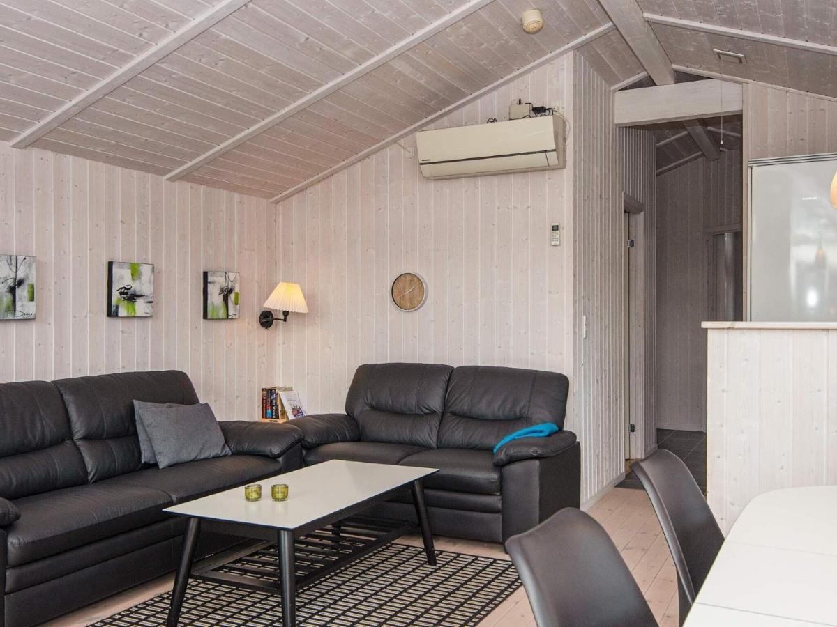 Three-Bedroom Holiday Home In Juelsminde 18 Sonderby  Bagian luar foto